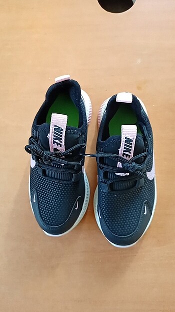 Nike Siyah kız çocuk ayakkabısı