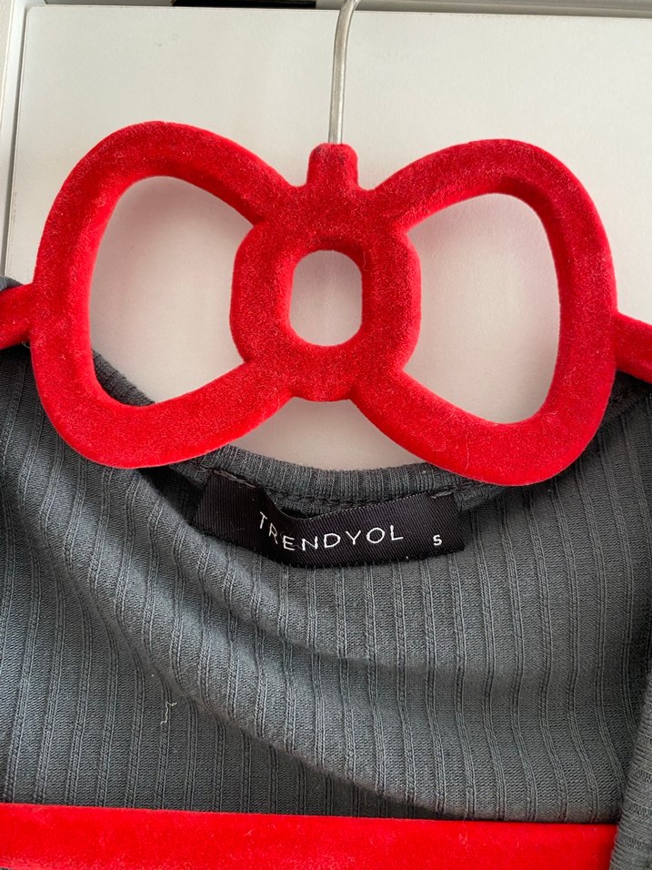 Gri bağlamalı üst crop tshirt - Görsel 2