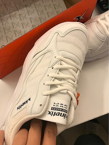 Kinetix Beyaz ayakkabı