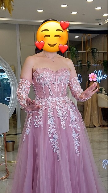 Nişan elbisesi