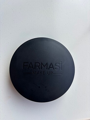 Farmasi transparan pudra