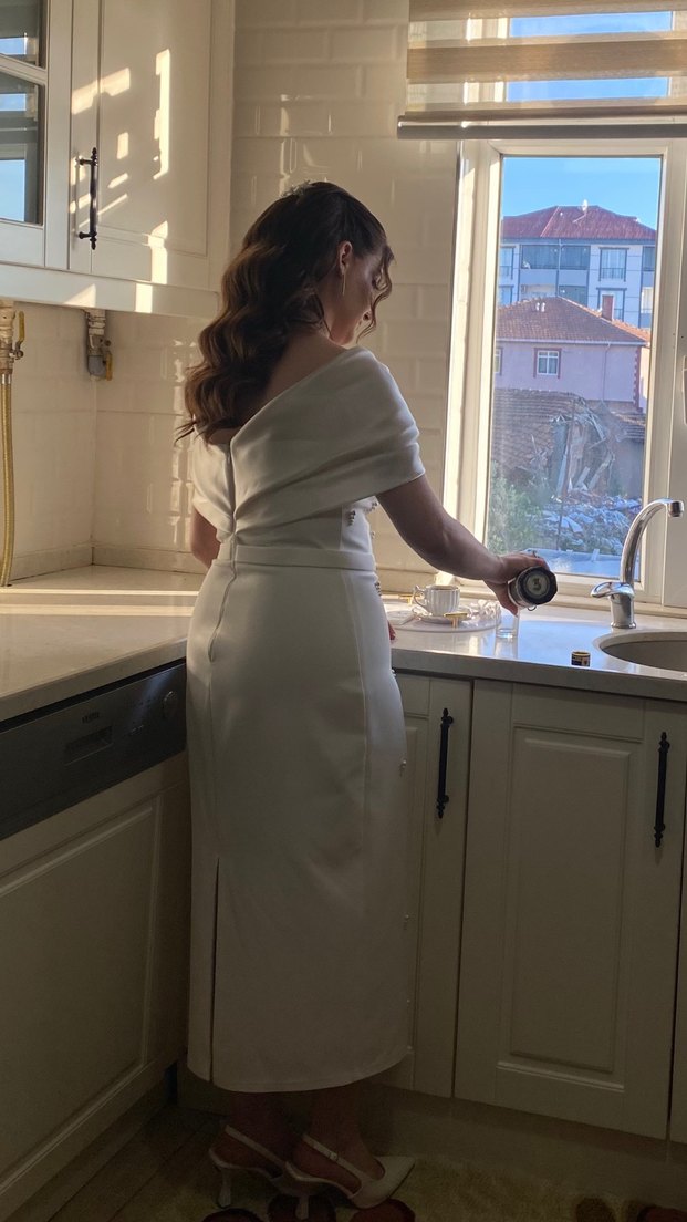 İnci İşlemeli Beyaz Uzun Elbise söz nişan - Görsel 3