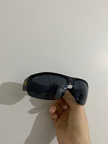 Ferrari güneş gözlüğü