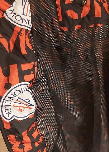 Erkek Kırmızı Baskılı Rahat Kesim Yağmurluk - Görsel 4