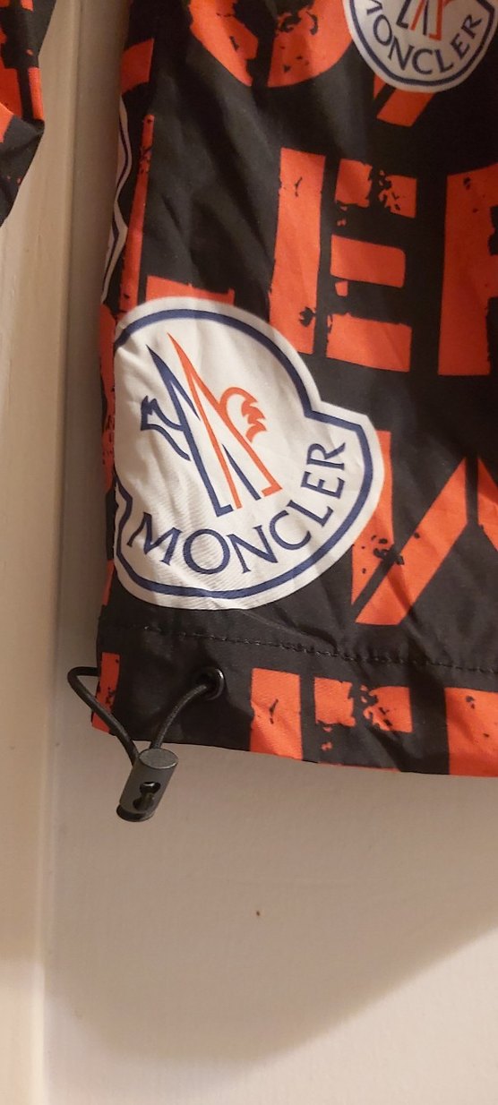 Erkek Kırmızı Baskılı Rahat Kesim Yağmurluk - Görsel 5