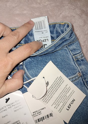38 Beden Mavi Kadın Denim Jean, Yırtmaçlı, Regular Fit
