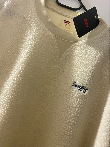 m Beden Levis sweatshirt