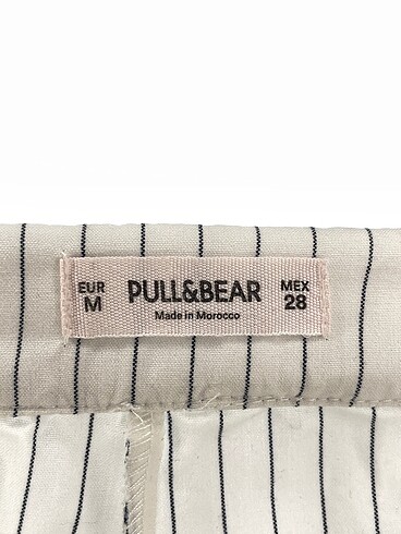 m Beden beyaz Renk Pull and Bear Düz Kesim %70 İndirimli.