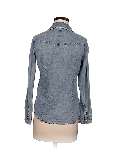 s Beden Pull and Bear Gömlek %70 İndirimli.