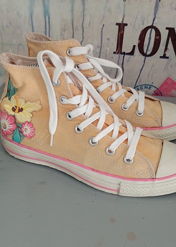 39 Beden pembe Renk Orjinal Converse