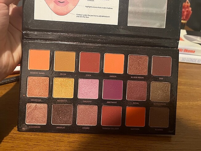Beden Renk Huda beauty far paleti