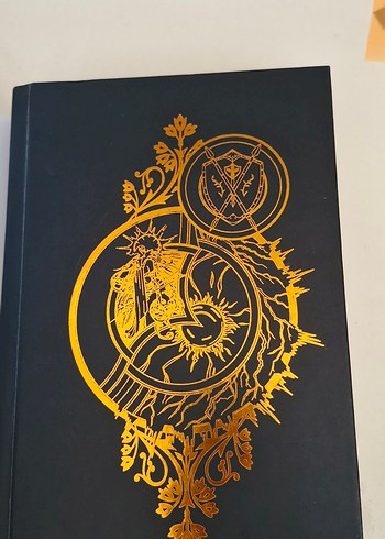 Beden Renk Medusa'nın Ölü Kumları - Maral Atmaca