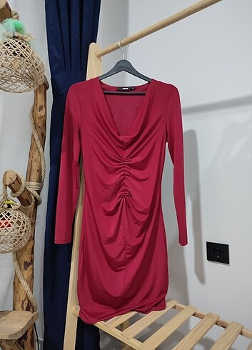 Diğer kırmızı büzgülü elbise