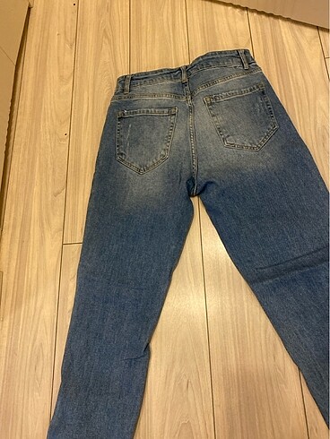 38 Beden mavi Renk Yırtıklı jean
