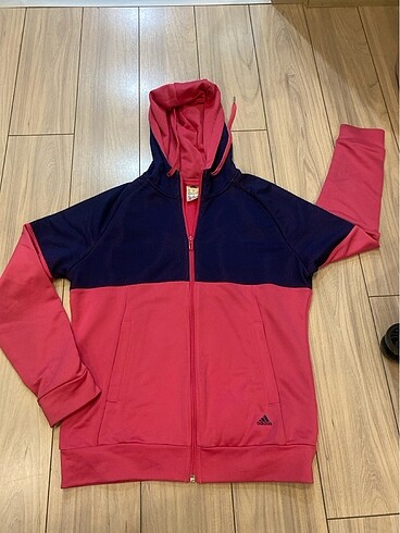 Adidas kapüşonlu