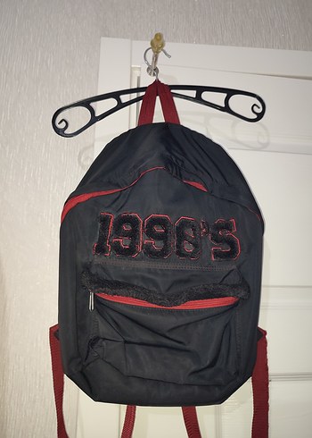 LC Waikiki Siyah Kirmizi 1990 Lar Retro Sirt Cantasi