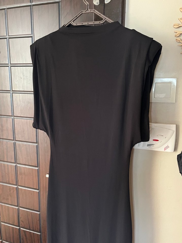 Siyah Uzun vatkalı Elbise - Görsel 3