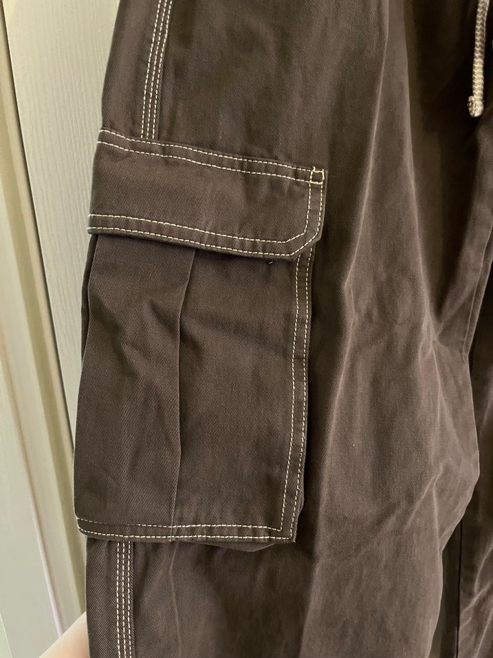 Kadın haki bershka Kemerli Rahat baggy pantolon - Görsel 3