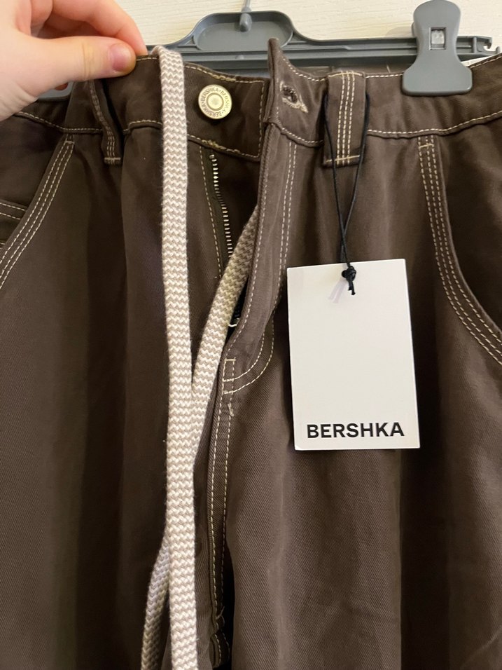 Kadın haki bershka Kemerli Rahat baggy pantolon - Görsel 4