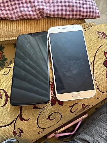 Samsung A70 ve A7 (Bozuktur)