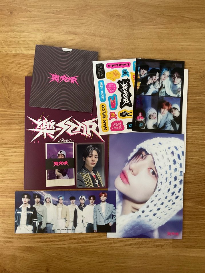 Stray Kids RockStar limited albüm - Görsel 2