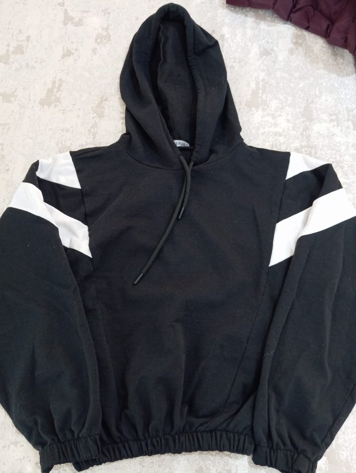 Siyah Kapüşonlu Uzun Kollu Sweatshirt - Görsel 3