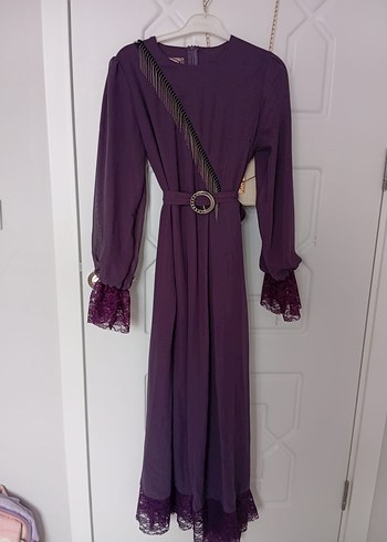Zincir Detaylı Mor Uzun Kadın Elbise - Görsel 2