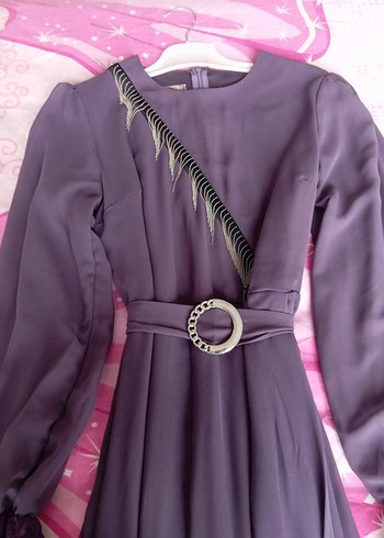 Zincir Detaylı Mor Uzun Kadın Elbise - Görsel 6