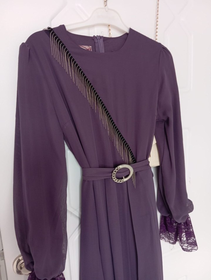 Zincir Detaylı Mor Uzun Kadın Elbise - Görsel 3