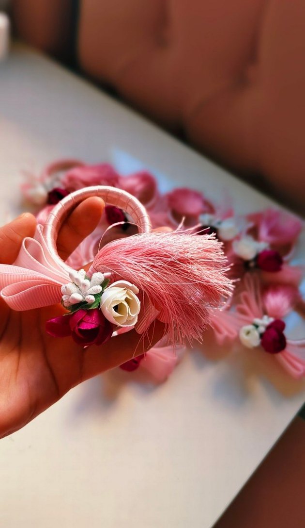 Pembe Çiçekli Fiyonklu Peçete Halkası - Görsel 3