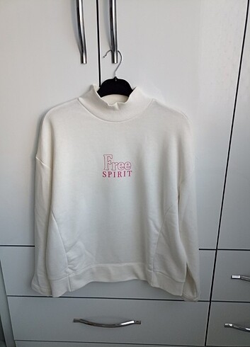 Beyaz ince sweatshirt 