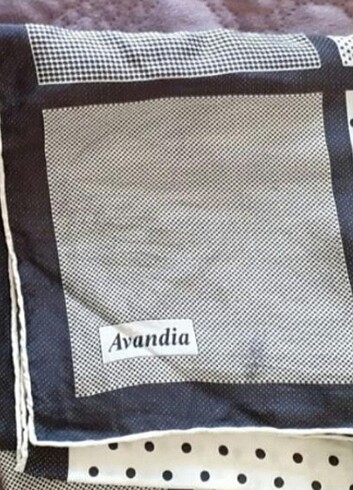 Avandia ipek eşarp hiç bir deformasyonu yoktur 
