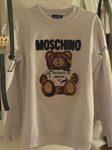 Moschino sweatshirt