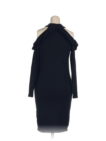 m Beden PreLoved Kısa Elbise %70 İndirimli.