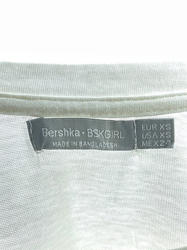 xs Beden beyaz Renk Bershka T-shirt %70 İndirimli.