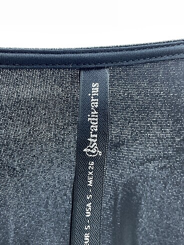s Beden siyah Renk Stradivarius Kısa Elbise %70 İndirimli.