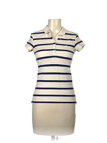 Mavi T-shirt %70 İndirimli.