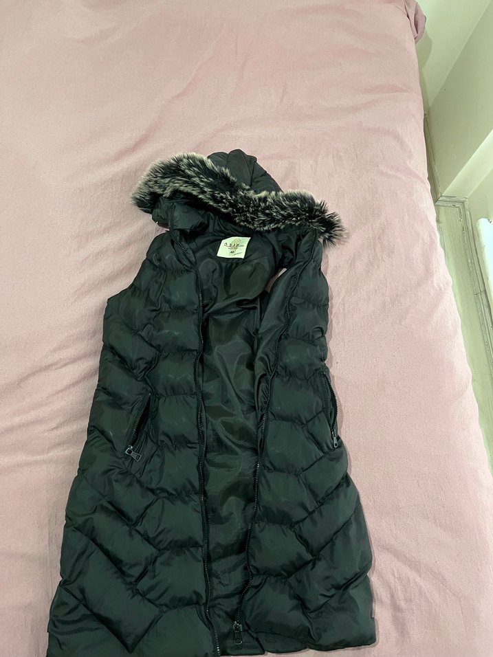 Kürklü Kapüşonlu Siyah Kadın Yelek - Görsel 2