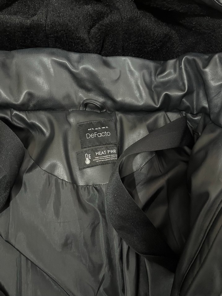 Defacto Siyah Deri Kadın Kışlık Kapüşonlu Mont - Görsel 5