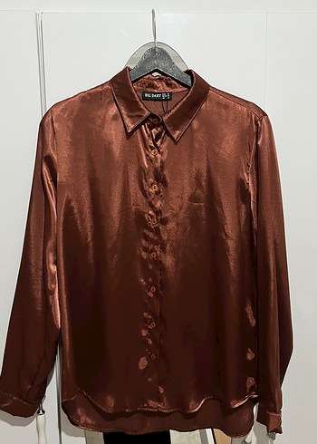 Düğmeli Parlak Kahverengi Kadın Gömlek - Görsel 2