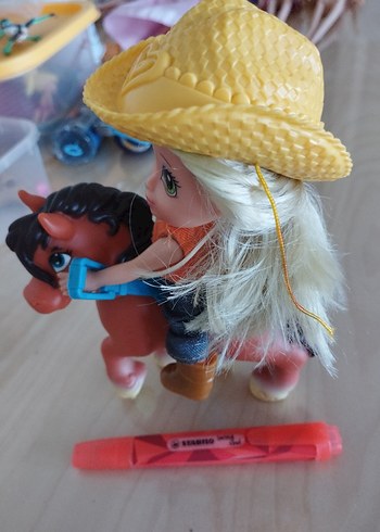Diğer Renkli Kovboy Şapkalı Bebek ve At Oyuncak