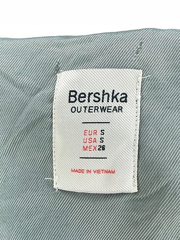 s Beden haki Renk Bershka Mont %70 İndirimli.