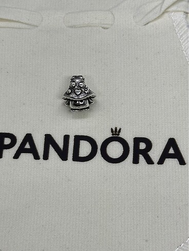 Pandora Mantar Charm