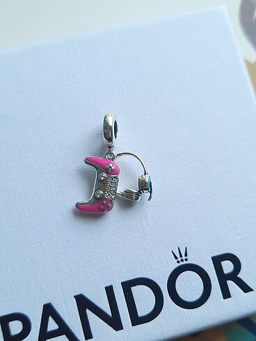 Pandora Pandora charm
