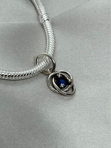 Sonsuzluk sarmalı Charm
