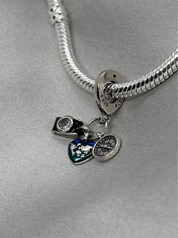 Seyahat charm