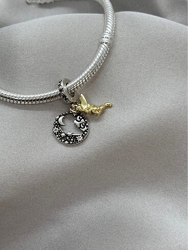 Pandora Peri charm