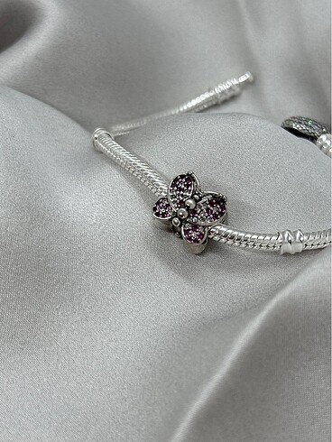 Beden Kelebek Charm