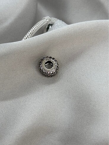  Beden Taşlı charm