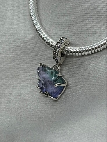 Fil Charm